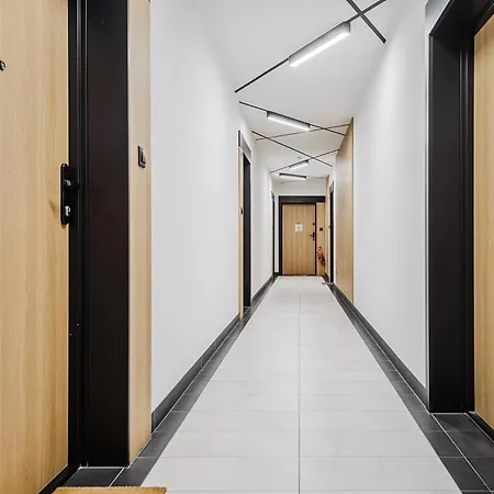 Shortstaypoland Jagiellonska B70 *