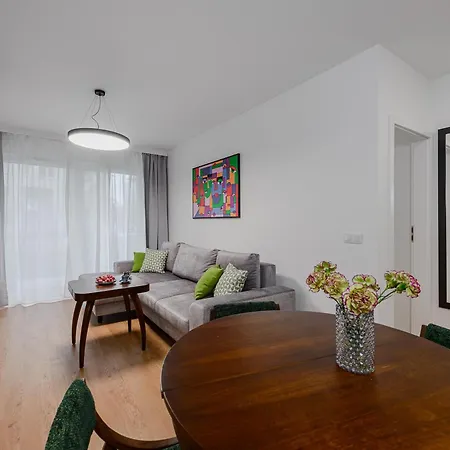 Shortstaypoland Jagiellonska B70